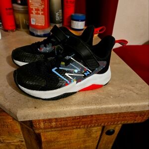 New Balance Rave Run v2 with Bungee Lace & Top Strap. Size 8